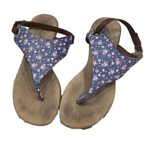 Cliffs by White Mountain blue floral thong flat sandals Women's 8.5